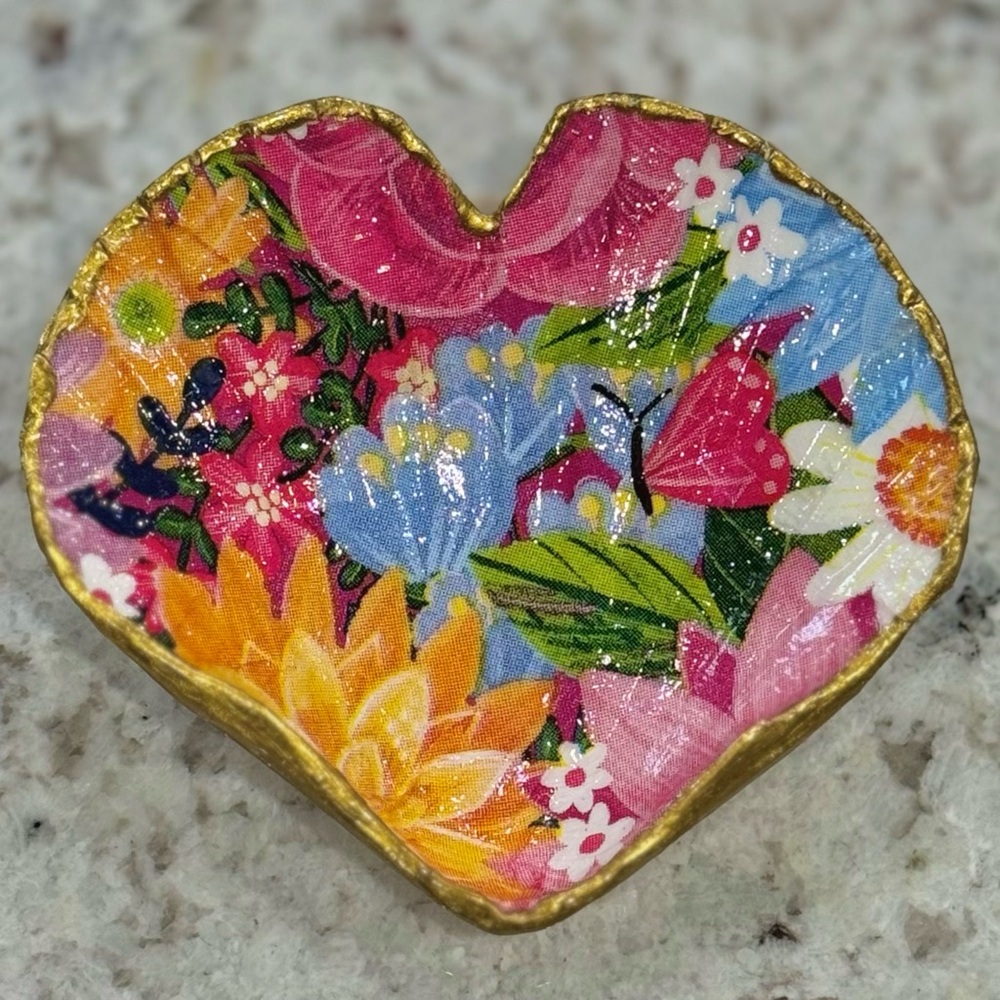 Heart Shaped Floral Design Trinket Shell Dish - Picture 1 of 3